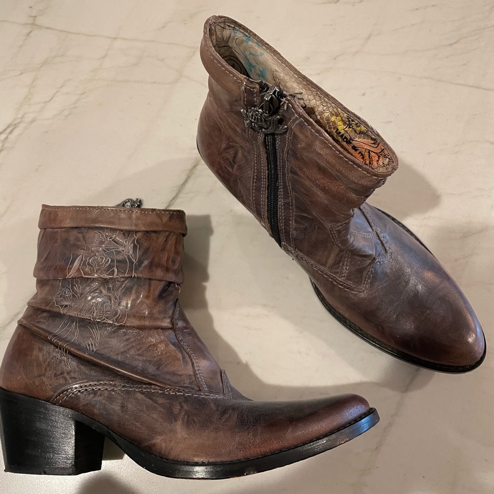 Mark Nason Siren booties